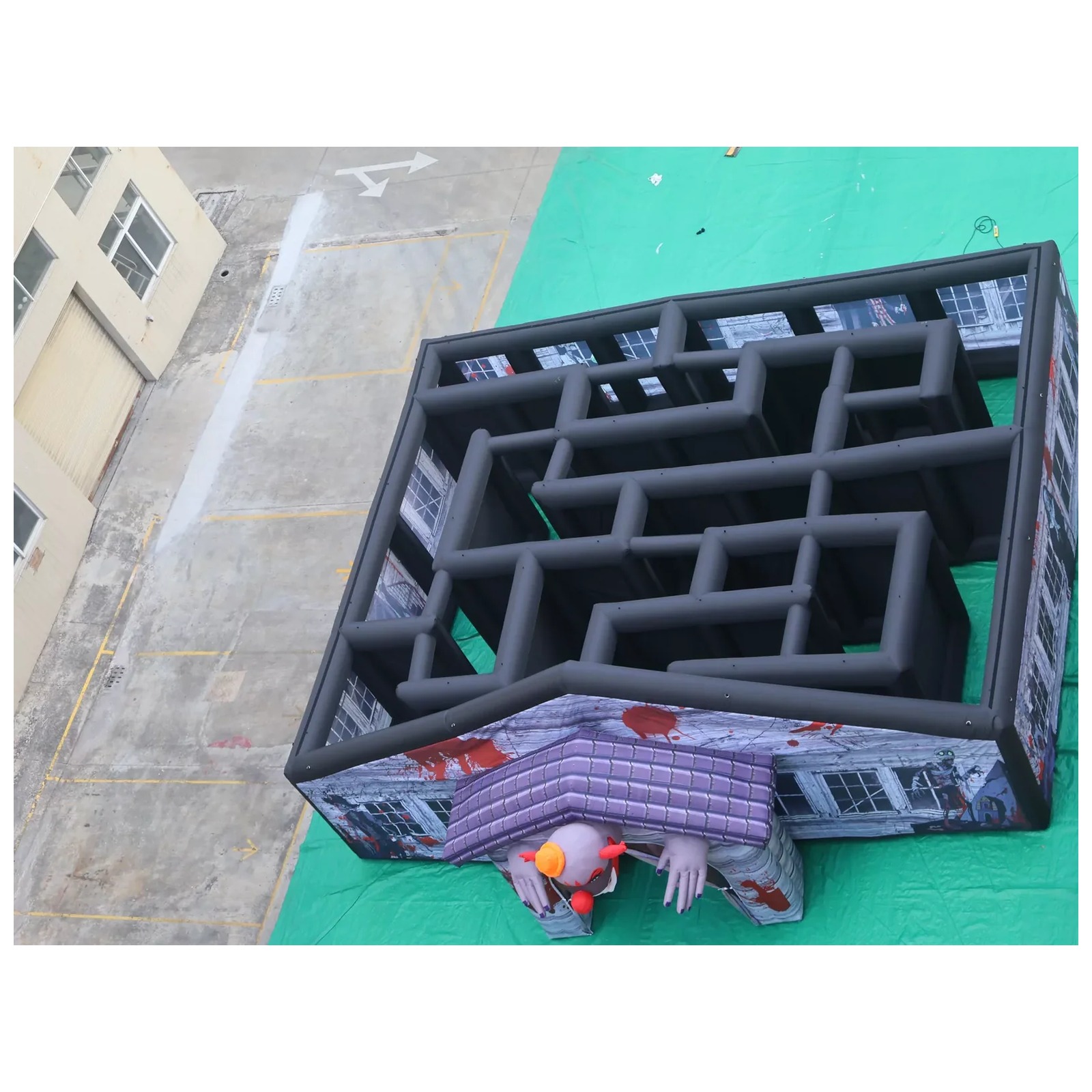 Grand labyrinthe gonflable gri - Kids Outdoor Venues avis et prix